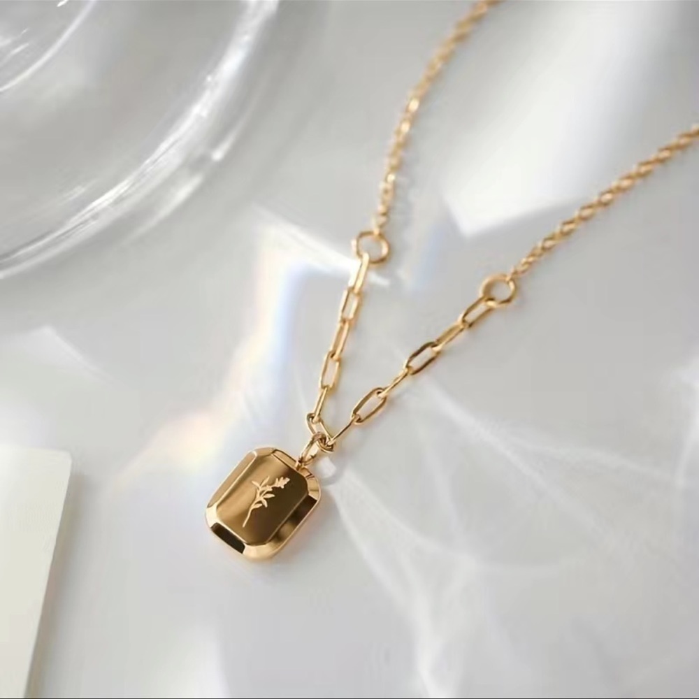 18K Gold Plated Dainty Elegant Engraved Lavender Leaf Pendant Necklace